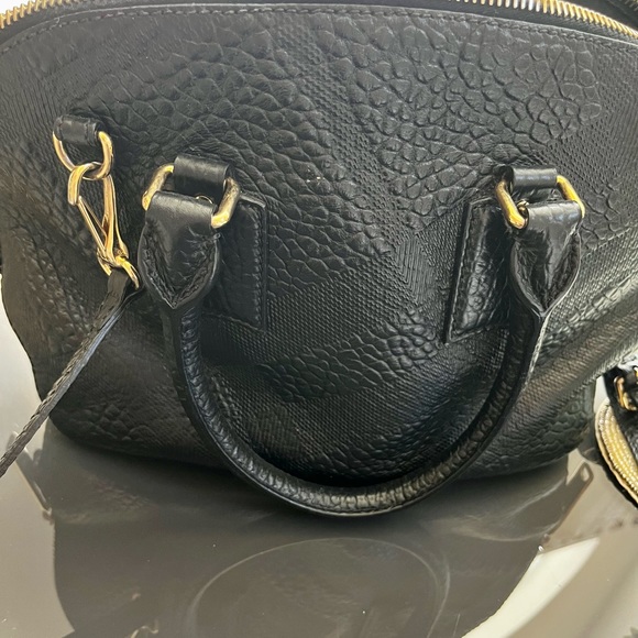 Two handles medium clutch Burburry bag almost new - Picture 7 of 12